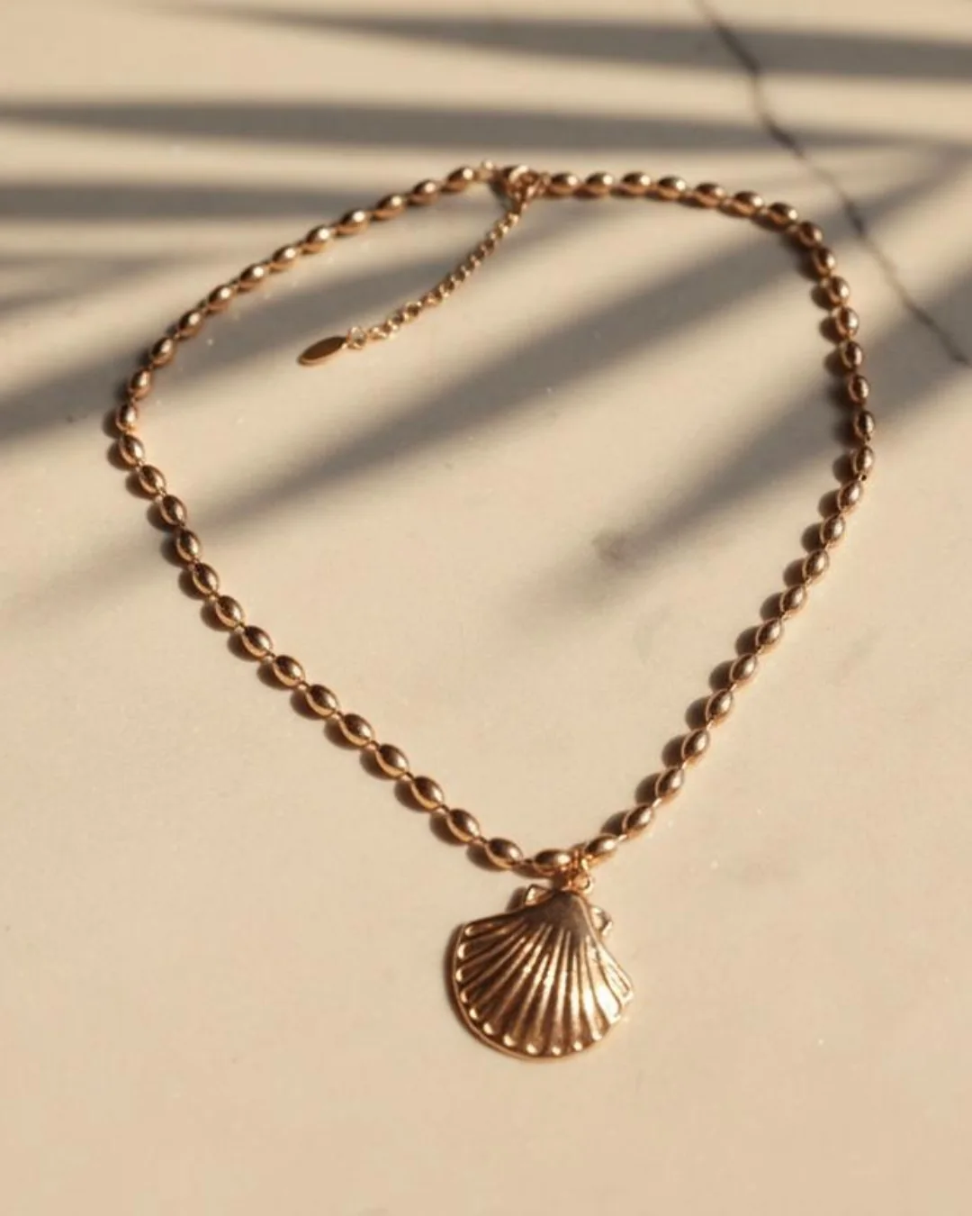 Alba Ketting Shell, Bolletjesketting met schelphanger