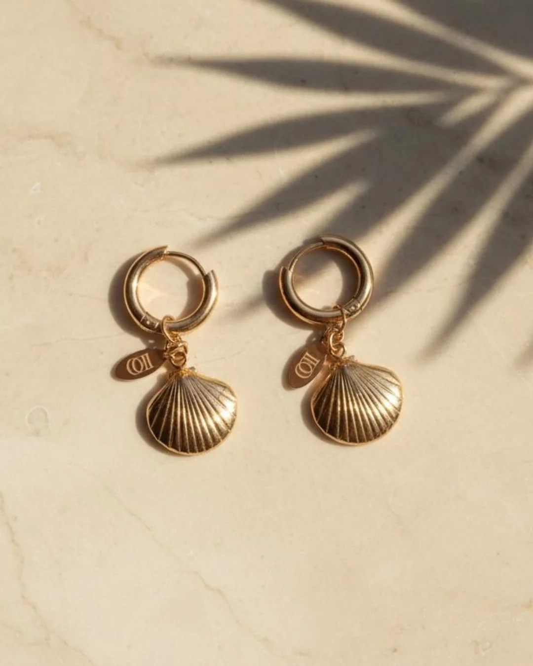 Luz Oorbellen, Hoops met schelpje