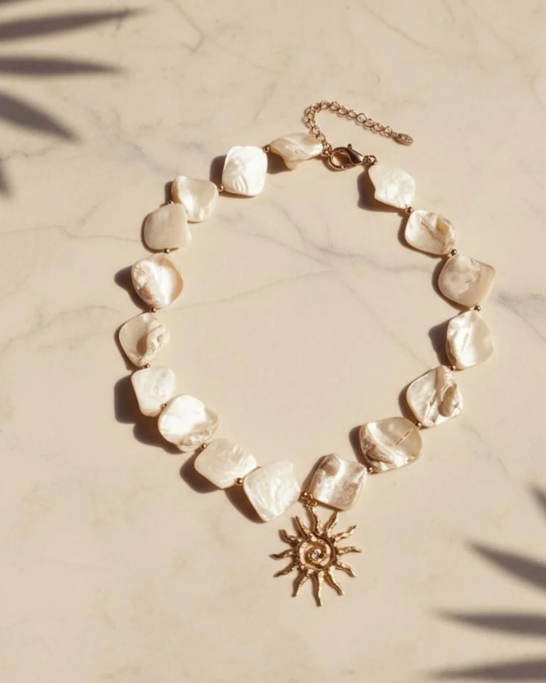 Soléa Ketting Sun, Schelpkralenketting met zon